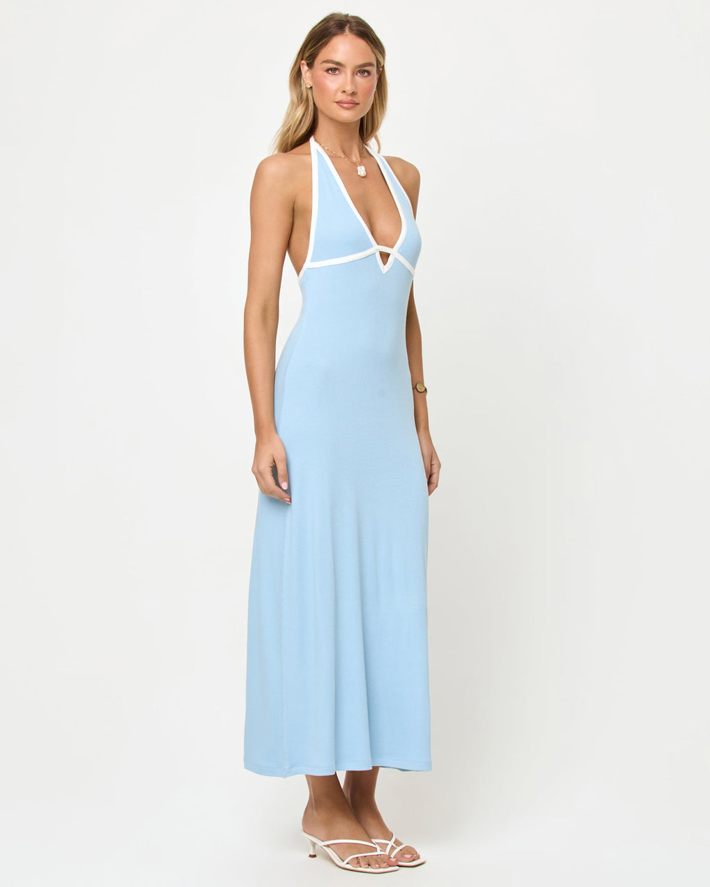Robe longue licou bleu ciel crème avec décolleté en V plongeant