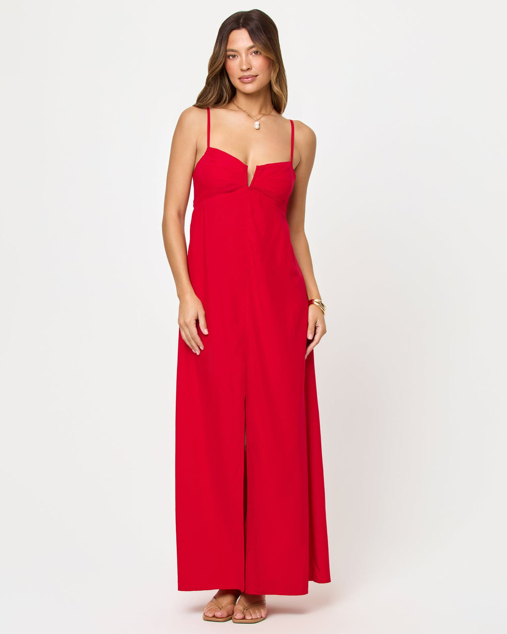 Robe longue fluide rouge vif avec encolure en V et découpe au dos