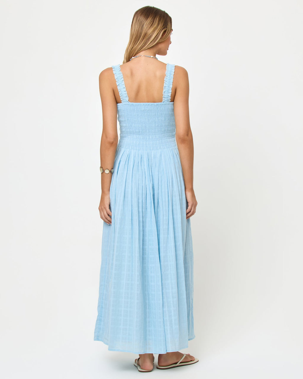 Robe longue en coton à fines bretelles, smockée au buste, bleu ciel