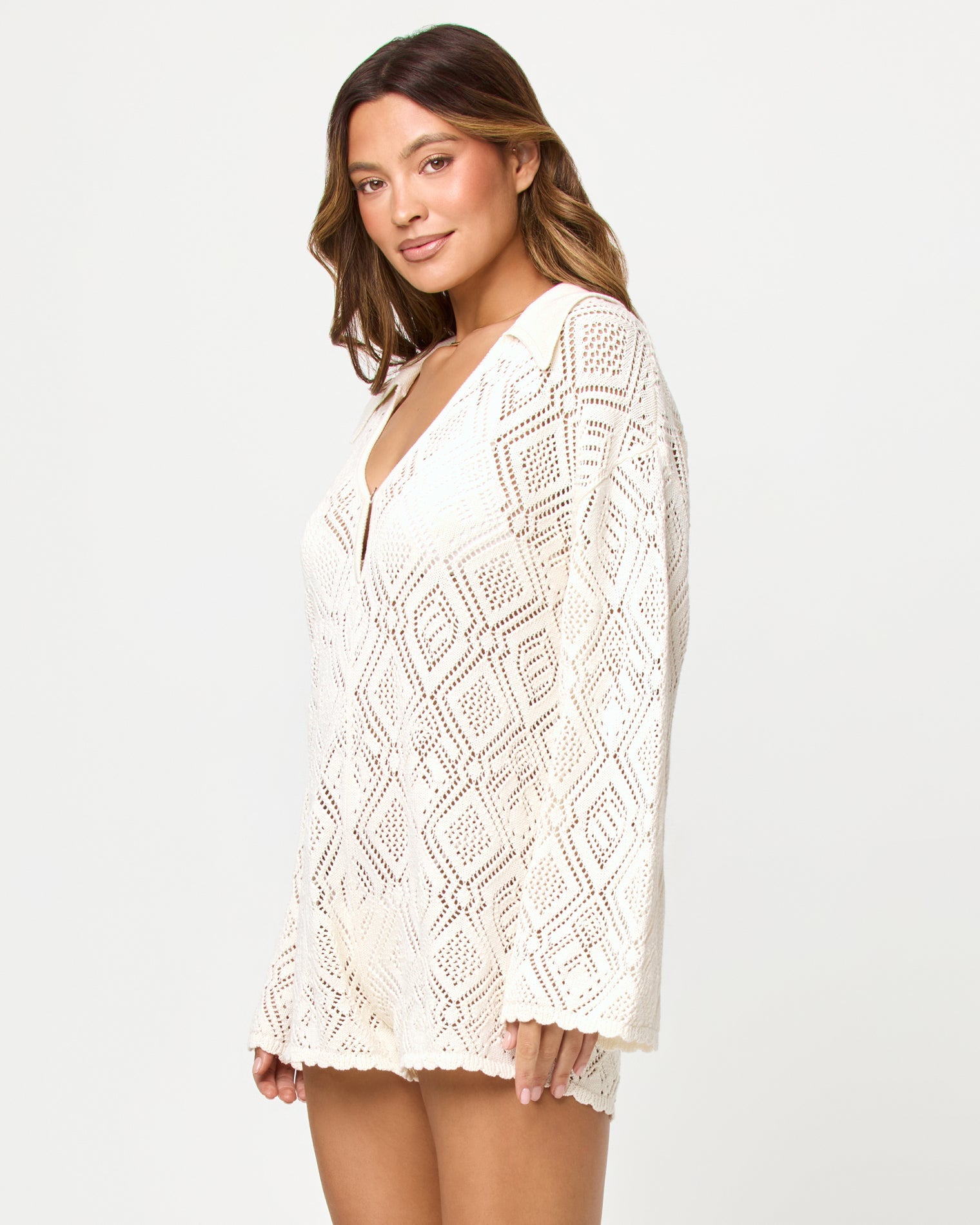 Combinaison courte en crochet crème Col plongeant Coupe droite Cache-maillot de plage