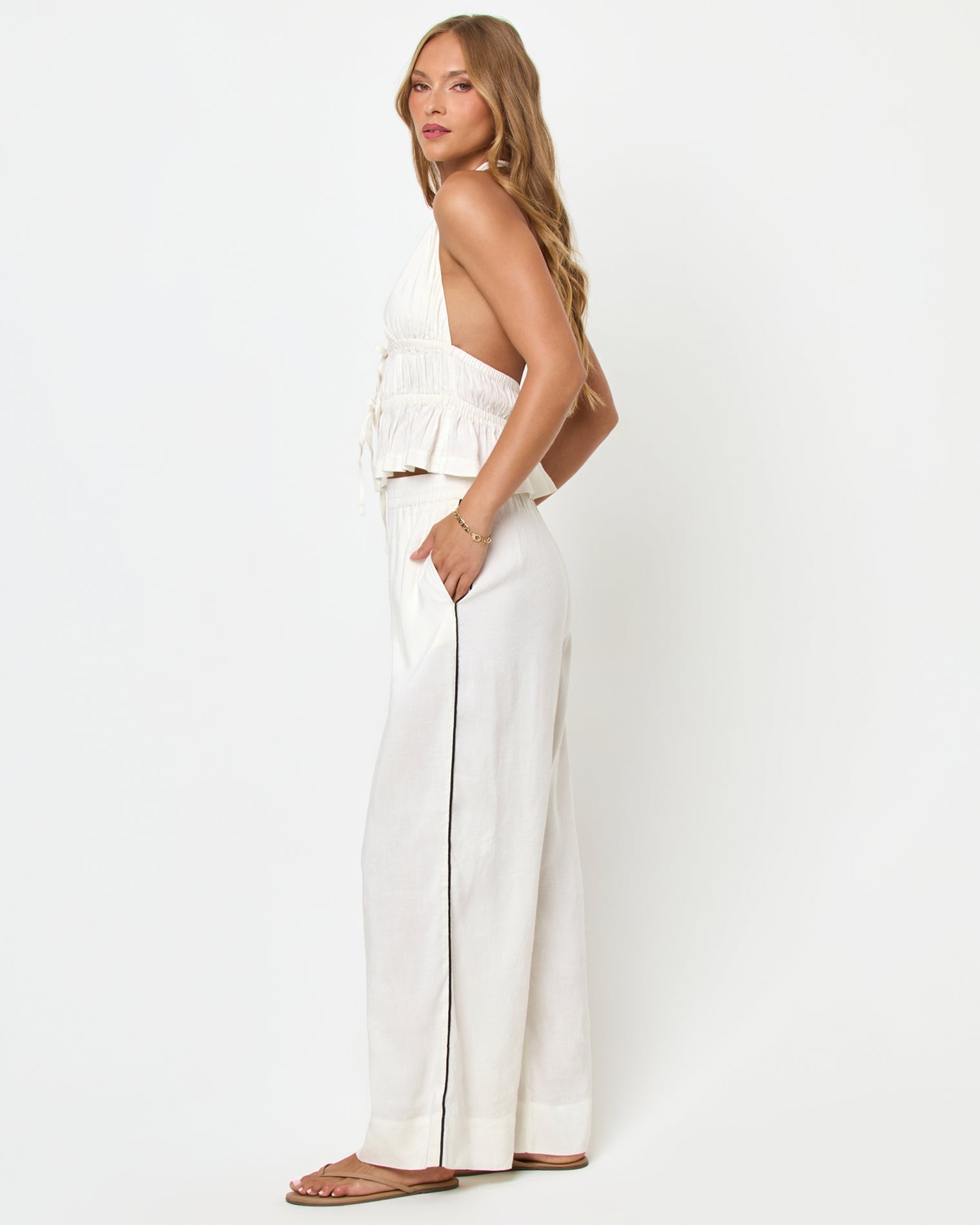 Pantalon large en mélange de lin à enfiler, crème avec passepoil contrastant