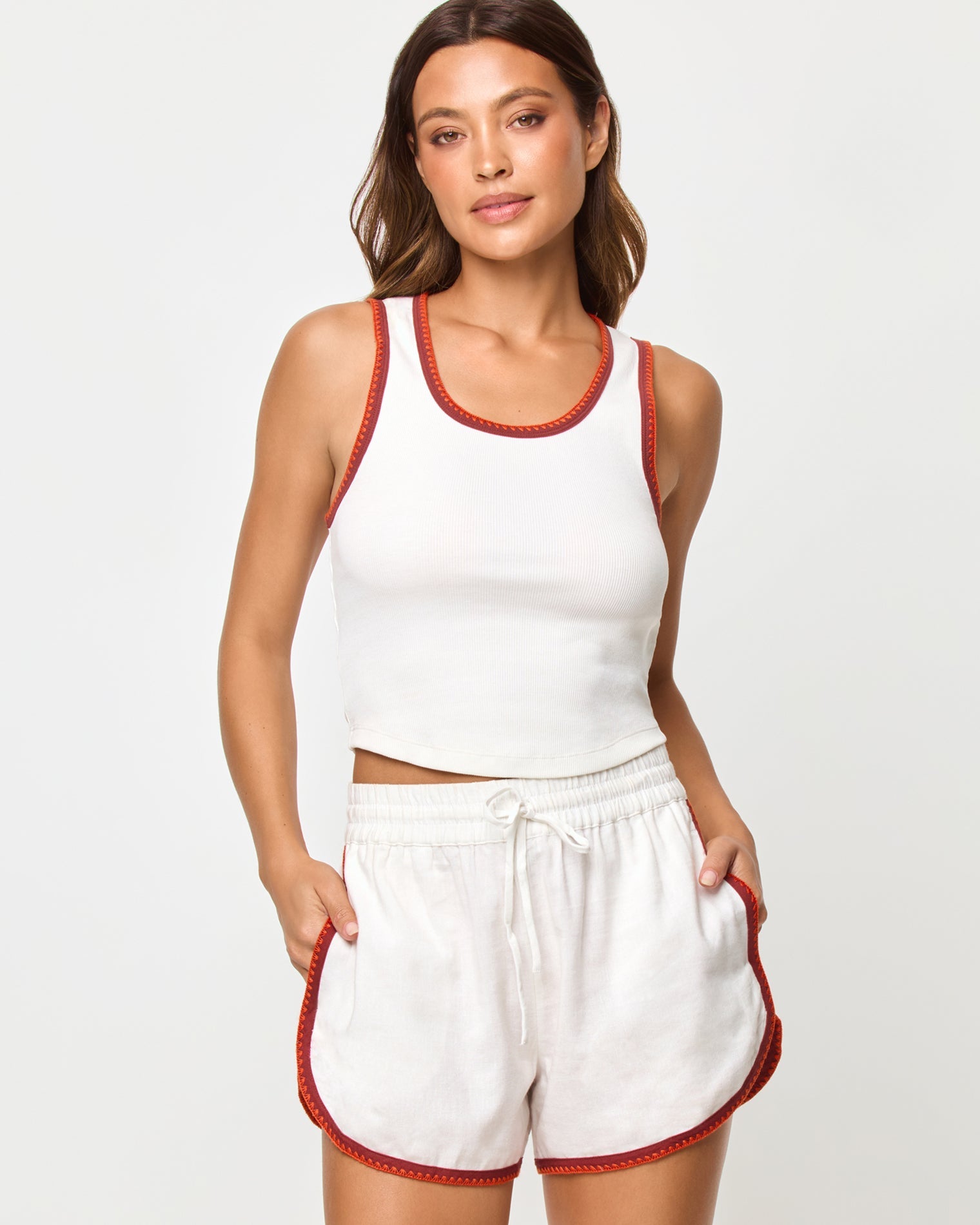 Shorts amples en lin mélangé crème, figue et coquelicot