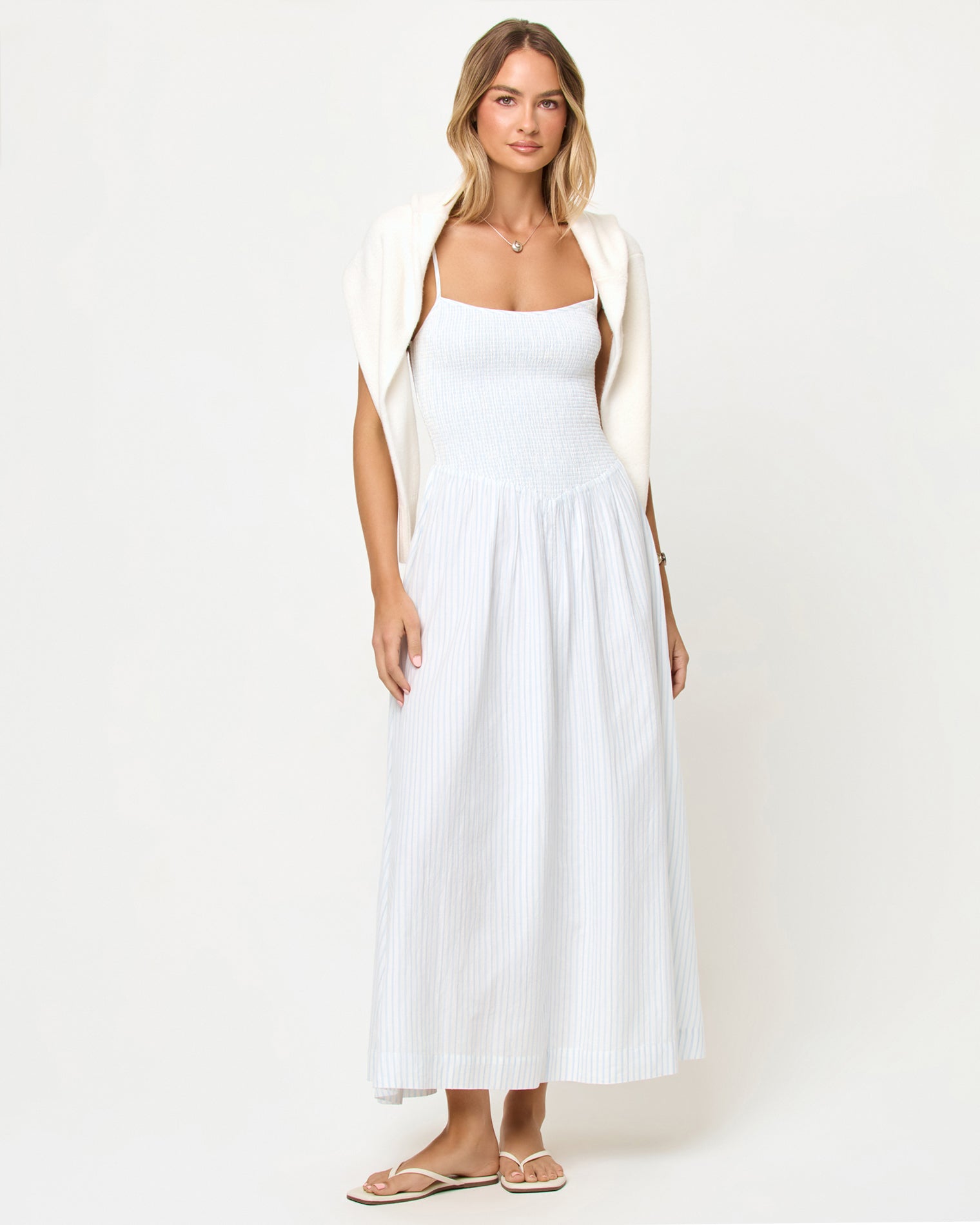 Robe longue à corsage smocké à rayures bleu galet pour femme