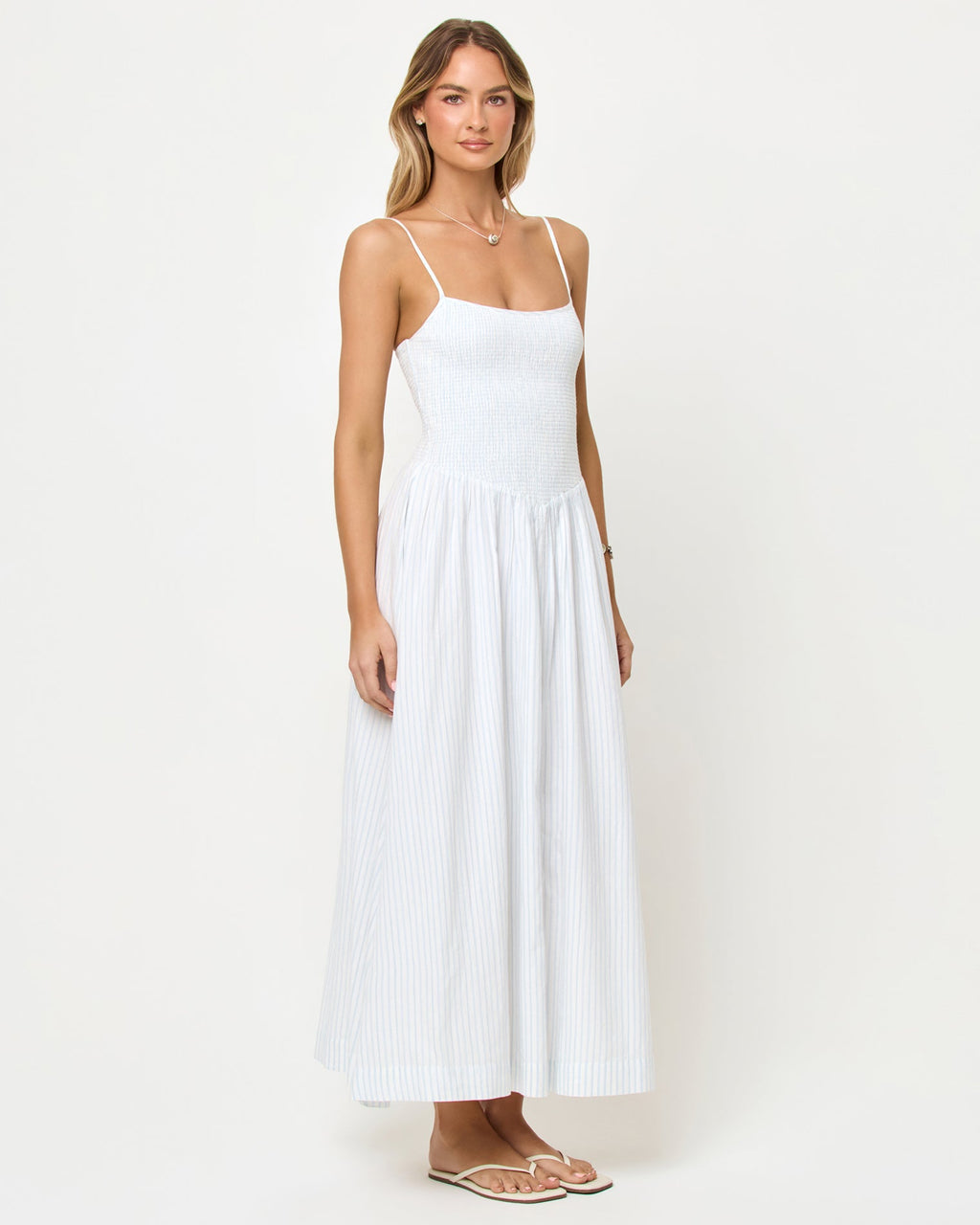 Robe longue à corsage smocké à rayures bleu galet pour femme