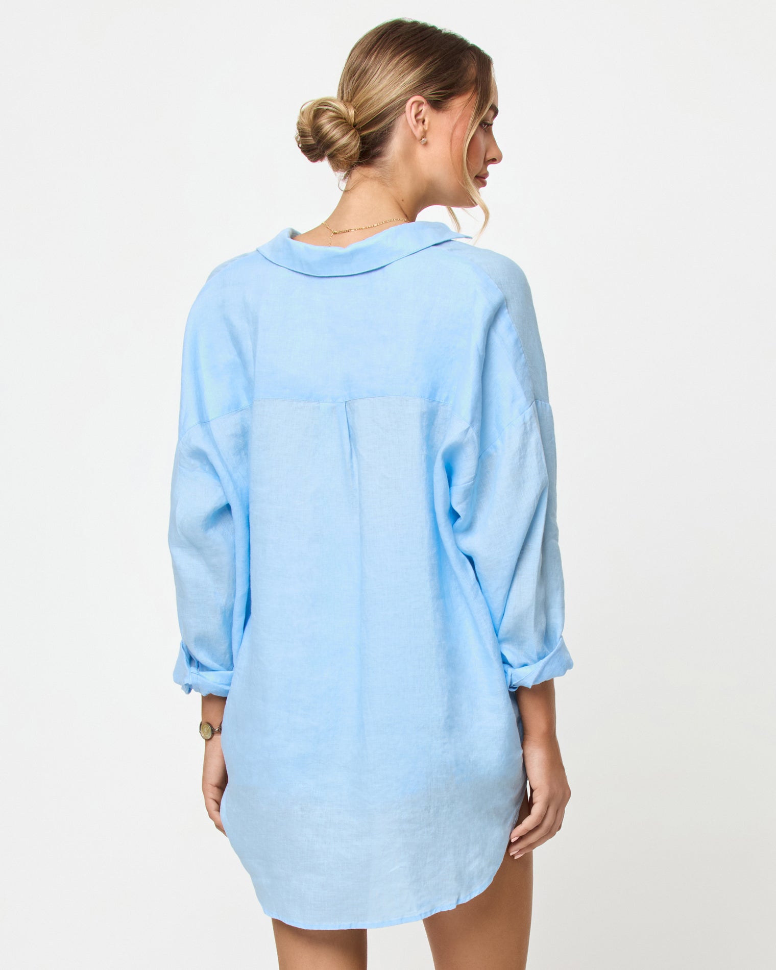Tunique boutonnée ample en lin bleu ciel